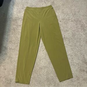ATHLETA Green Pull On Lightweight Brooklyn Ankle Zip Pockets Women Pant Size 10